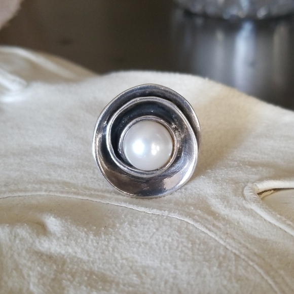 Silpada ~ Lily Pearl Ring - Picture 3 of 8